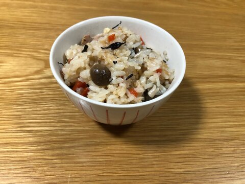 子どももOK♡簡単！ひじき入り炊き込みご飯☆幼児食